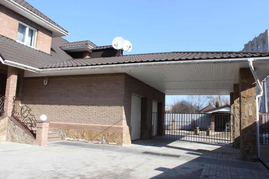ホテル Barin House スームィ エクステリア 写真