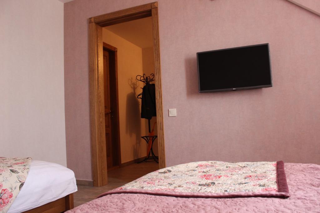 ホテル Barin House スームィ エクステリア 写真