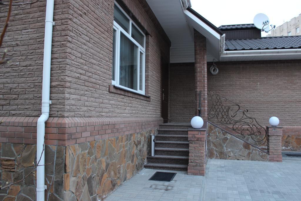 ホテル Barin House スームィ エクステリア 写真